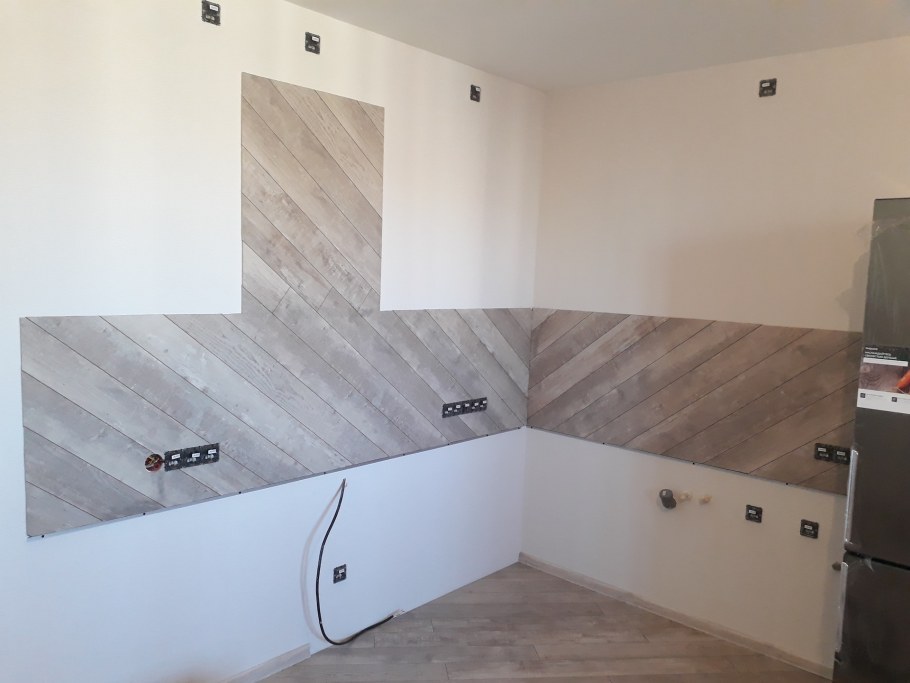 Плинтус потолочный для покрашенного потолка