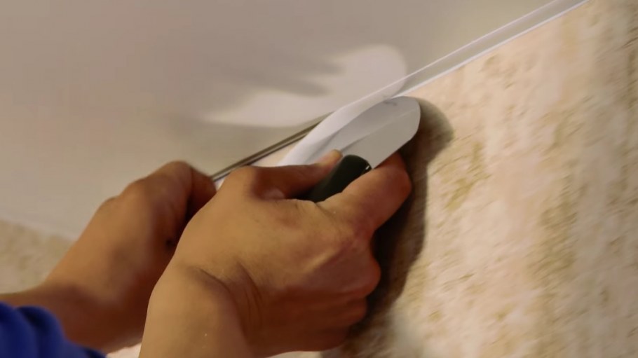 Теневой профиль для натяжных потолков