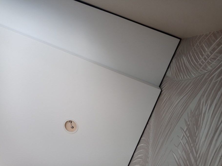 Плинтус на потолок