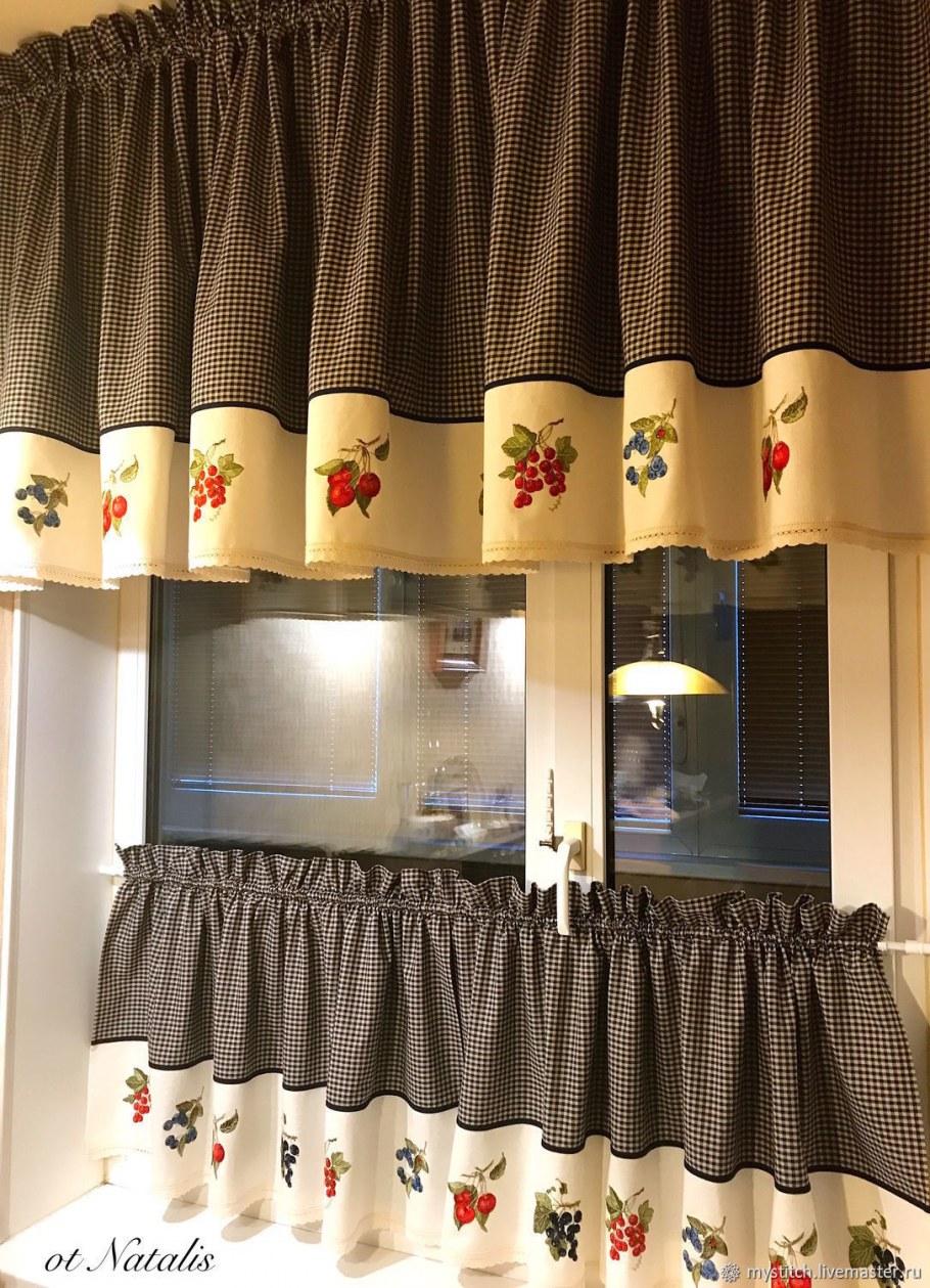 Шторки на кухню короткие в стиле Прованс