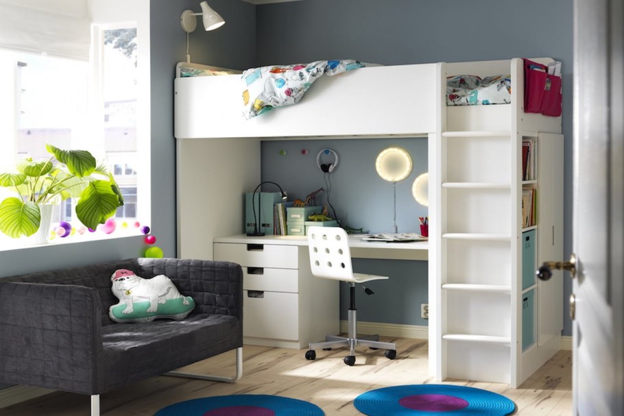 Стол в скандинавском стиле в комнату