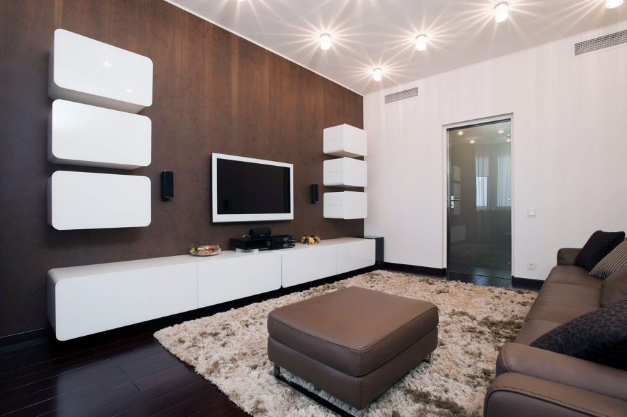 Спальня с темным полом