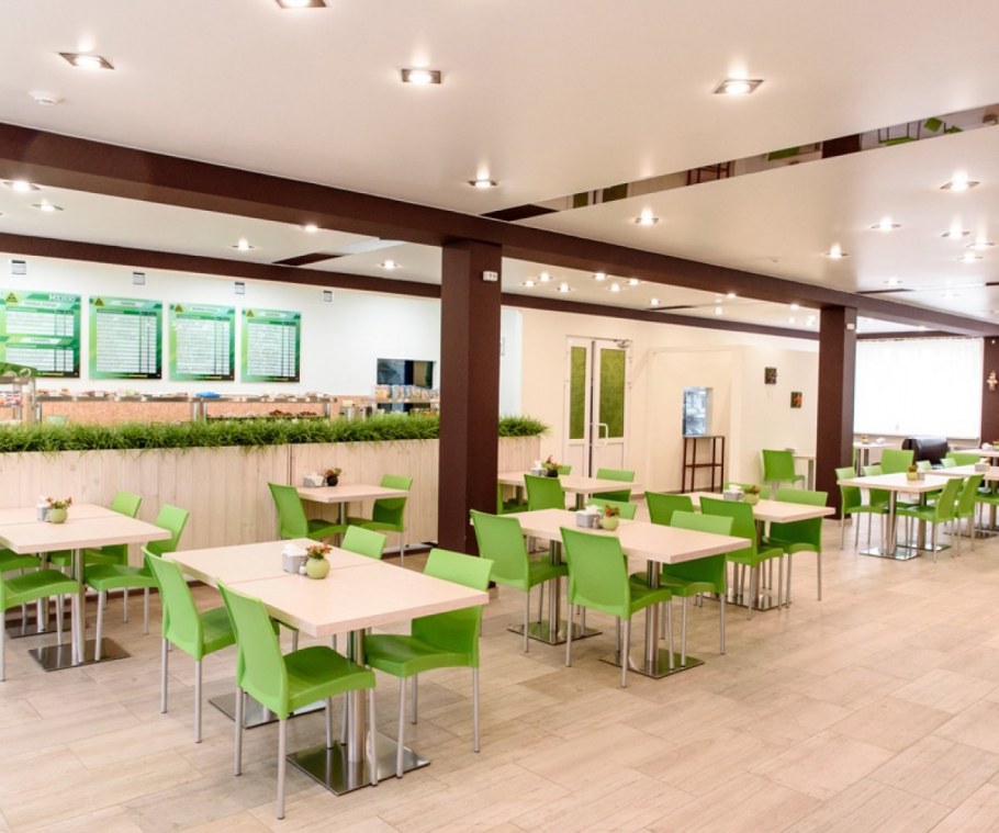 Интерьер в столовой общепита