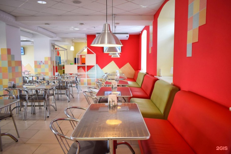 Интерьер столовой общественного питания