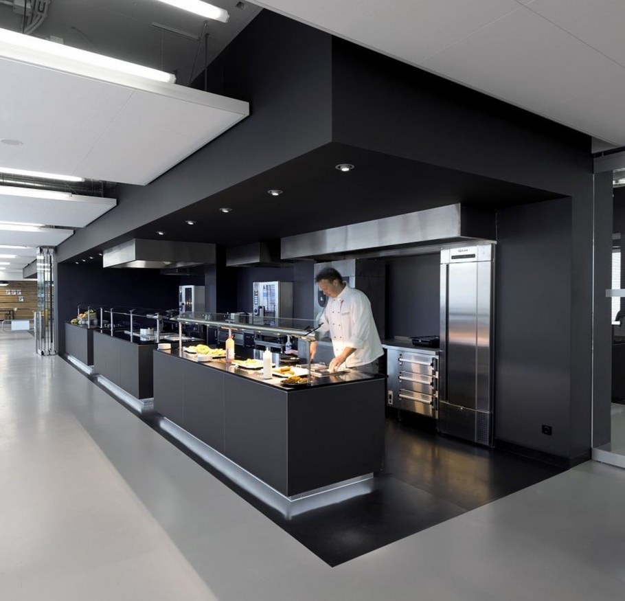 Интерьер в столовой общепита