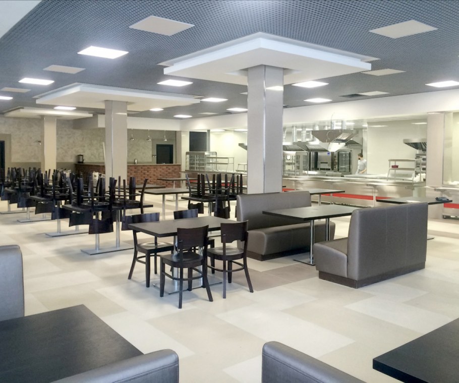 Интерьер заводской столовой