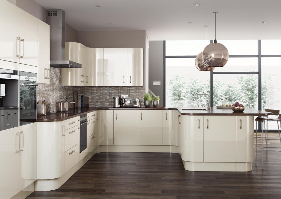 Кухня бежевая с деревом