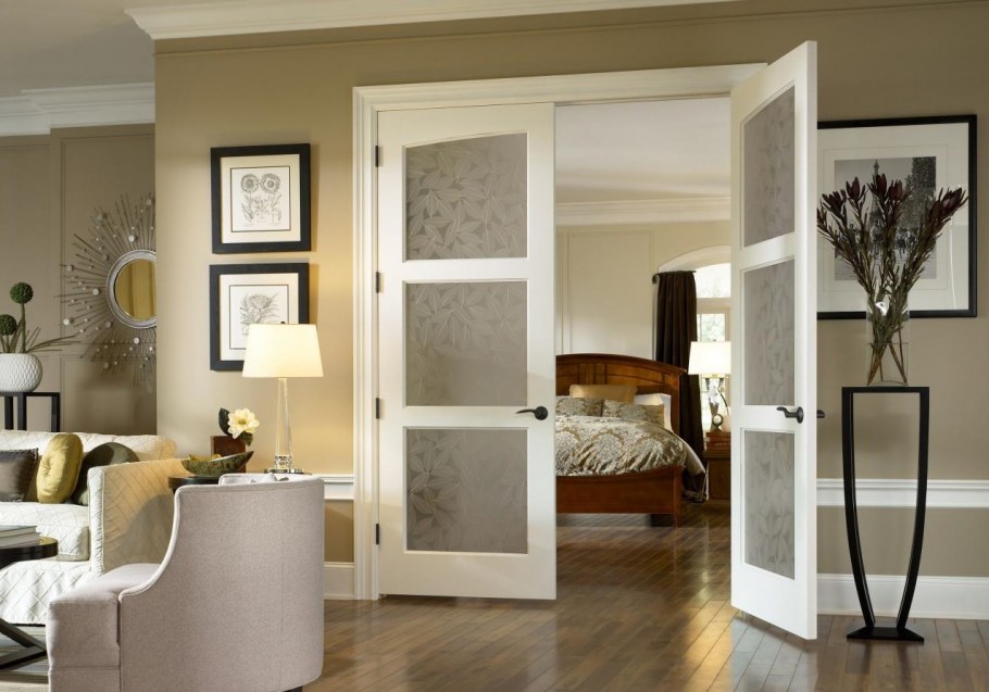 Распашные двери межкомнатные двустворчатые в интерьере