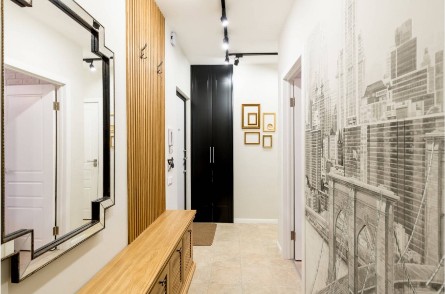 Узкая прихожая