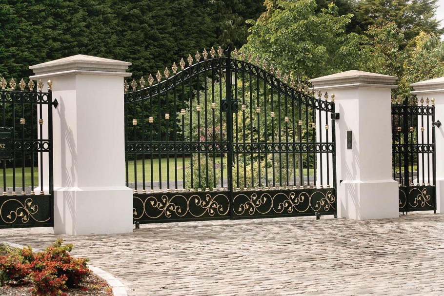 Ограда в классическом стиле