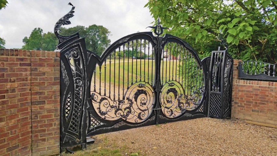 Необычные ворота