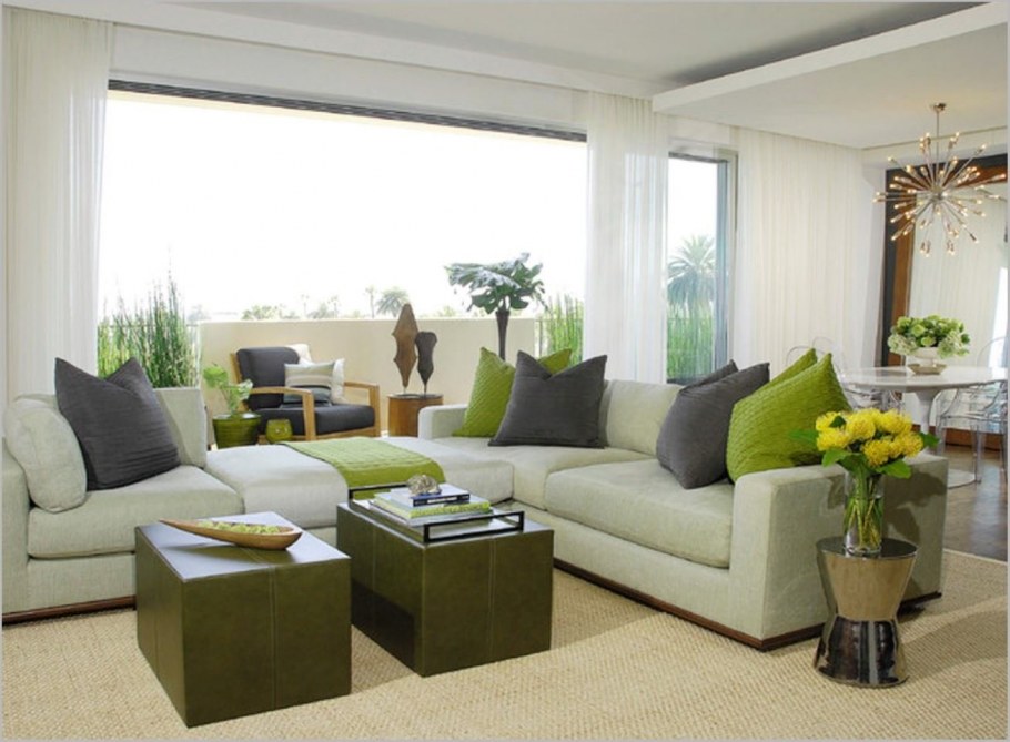 Гостиная с салатовым диваном