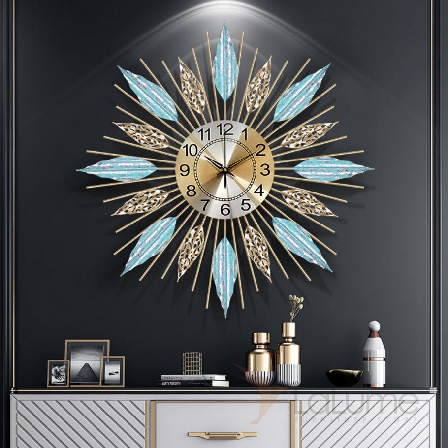 Необычные часы на стену