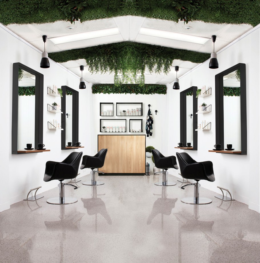 Вагонка в интерьере салона красоты