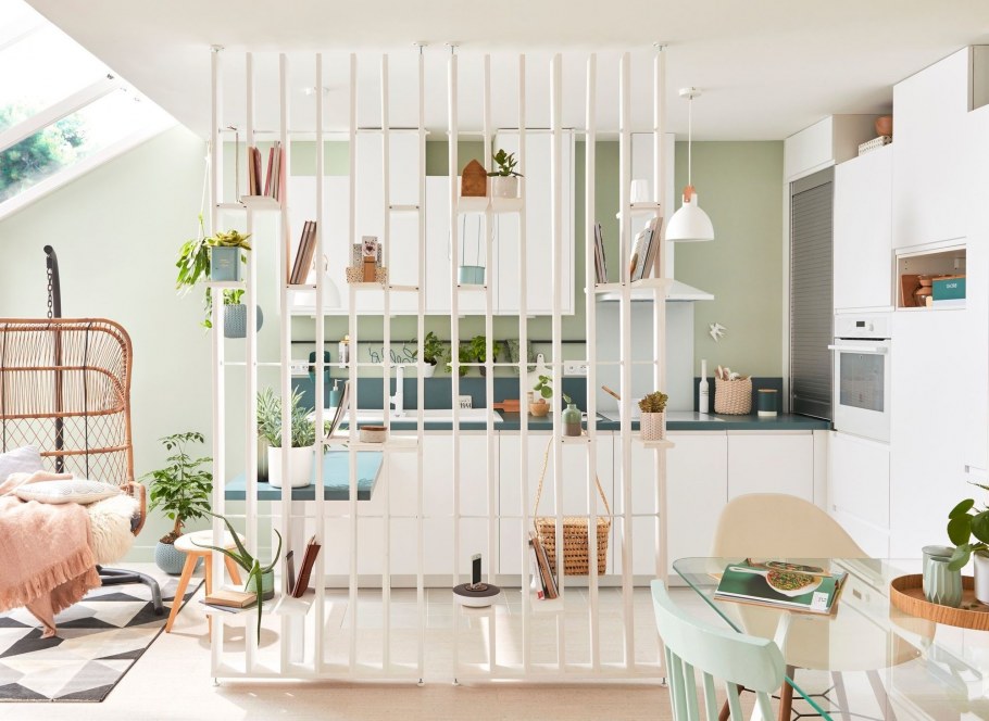 Перегородка из дерева в стиле лофт зонирование