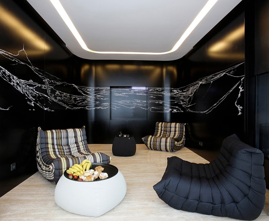 Комната в черном стиле