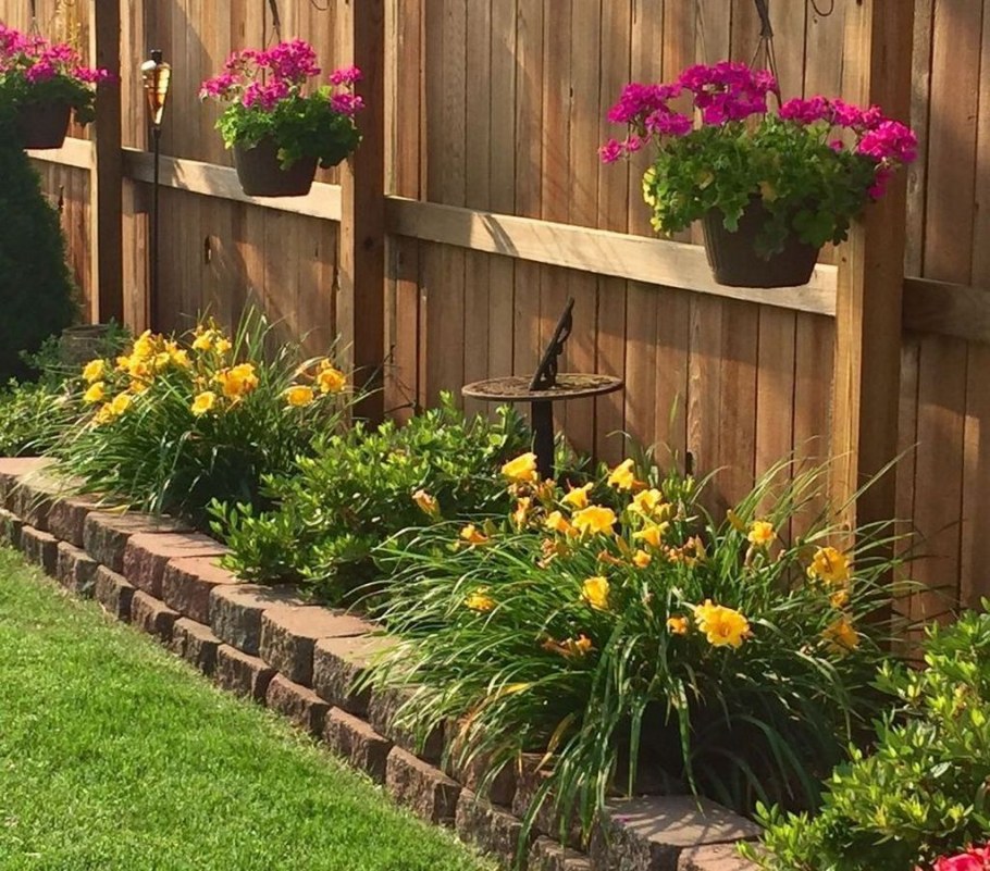 Забор с цветами