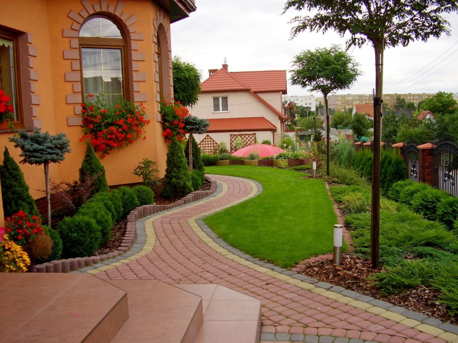 Дорожки в частном доме