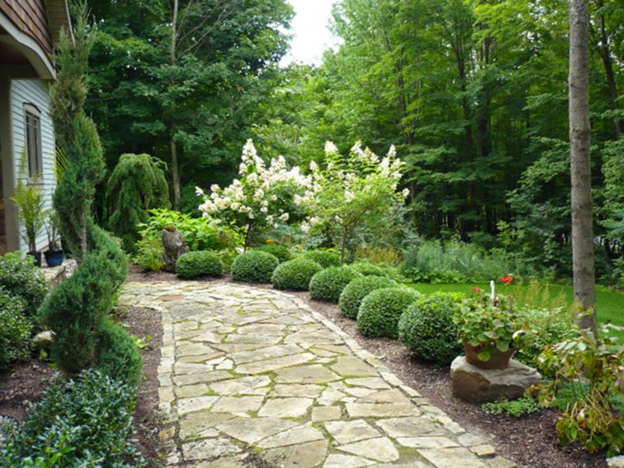 Дорожки из брусчатки в саду