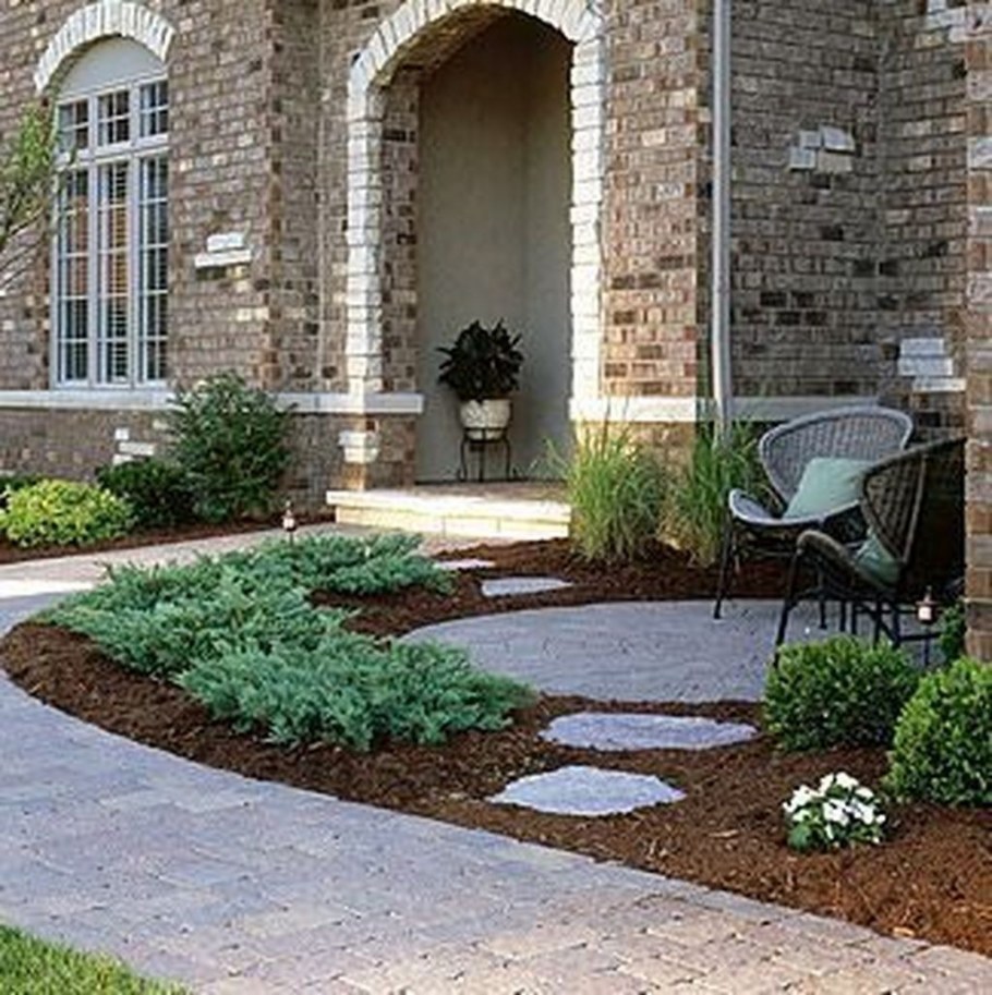 Садовые дорожки с клумбами