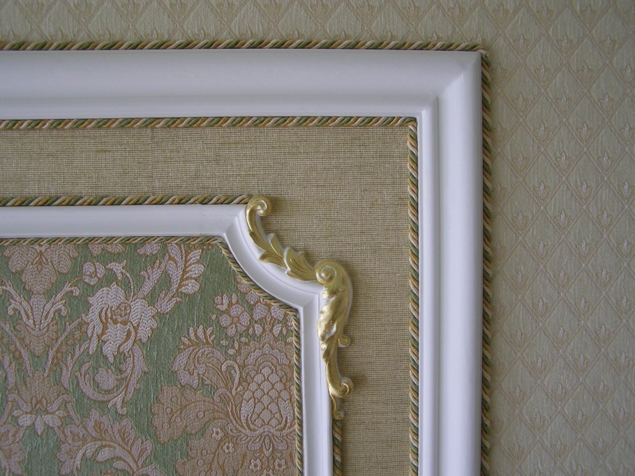 Рамки на стене декор