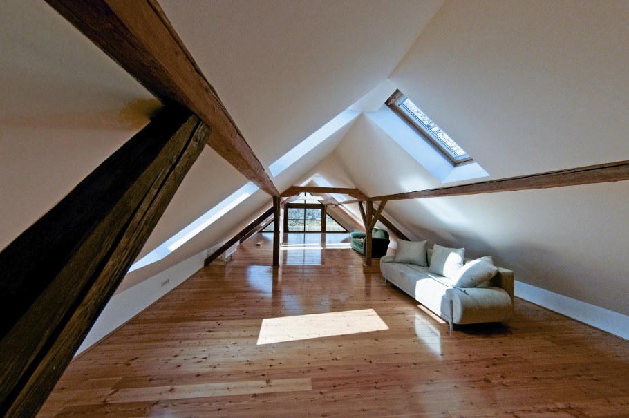 Мансарда под вальмовой крышей