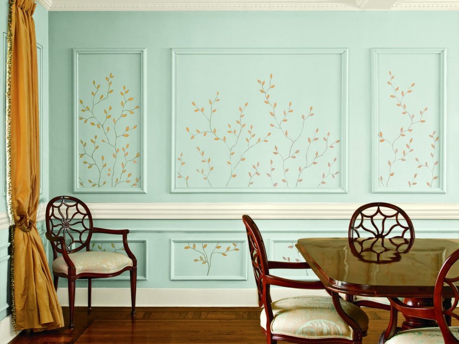 Панно из молдингов