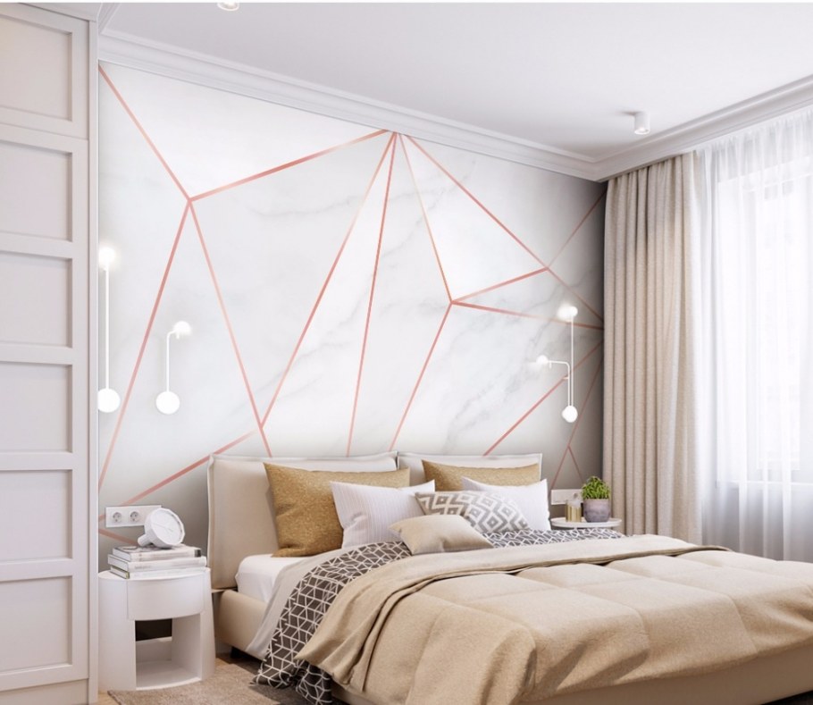 Спальня с мраморной стеной