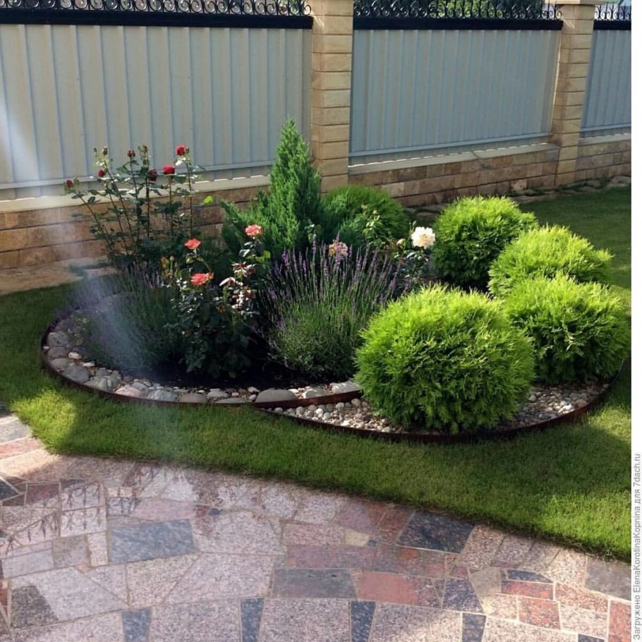 Клумба неправильной формы