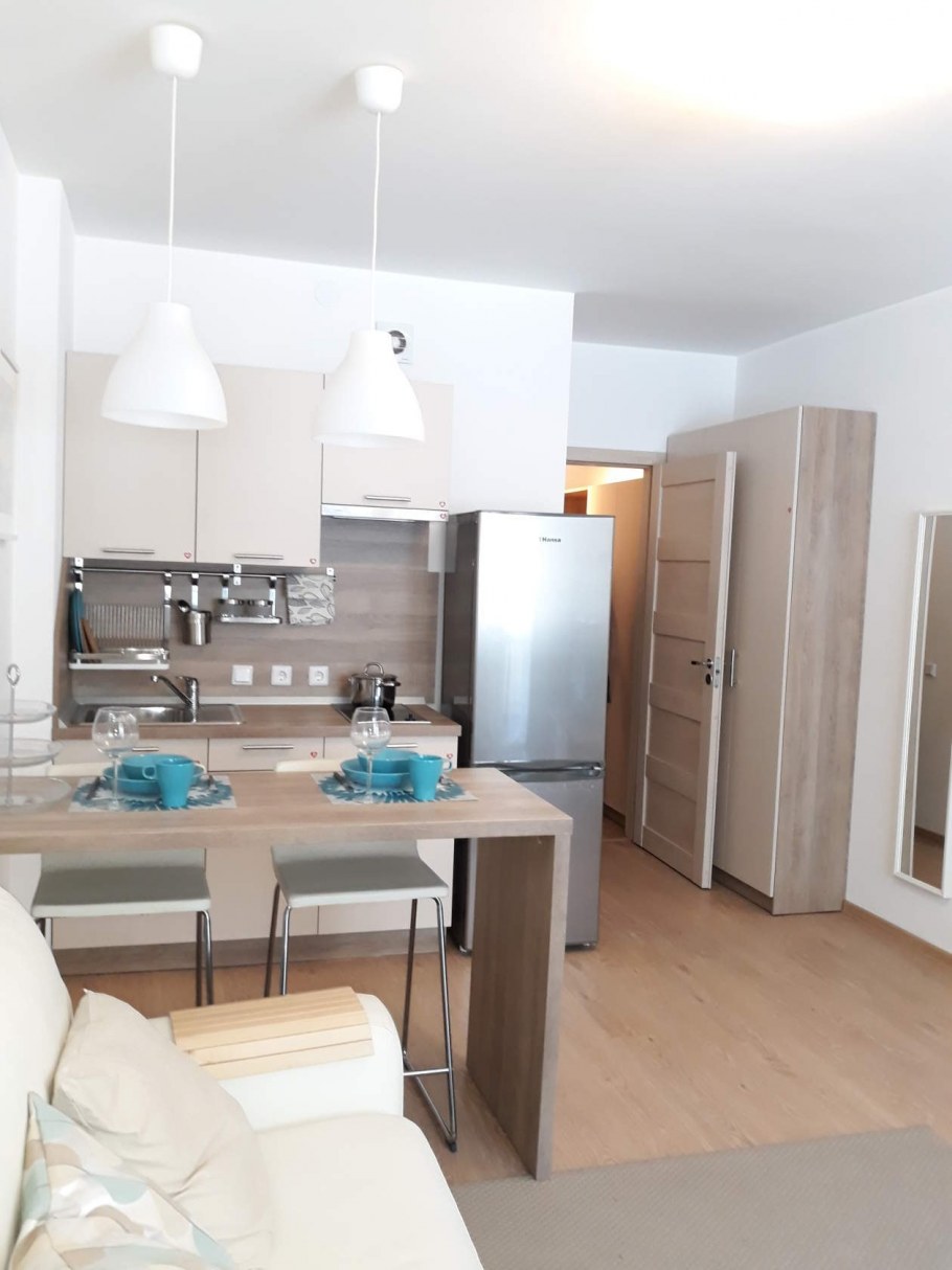 Пик шоу рум Ясеневая кухня