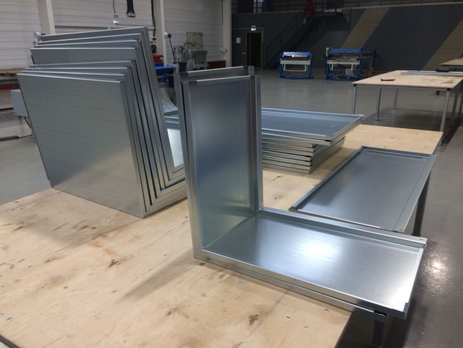 Металлическая фасадная кассета Алга 3000