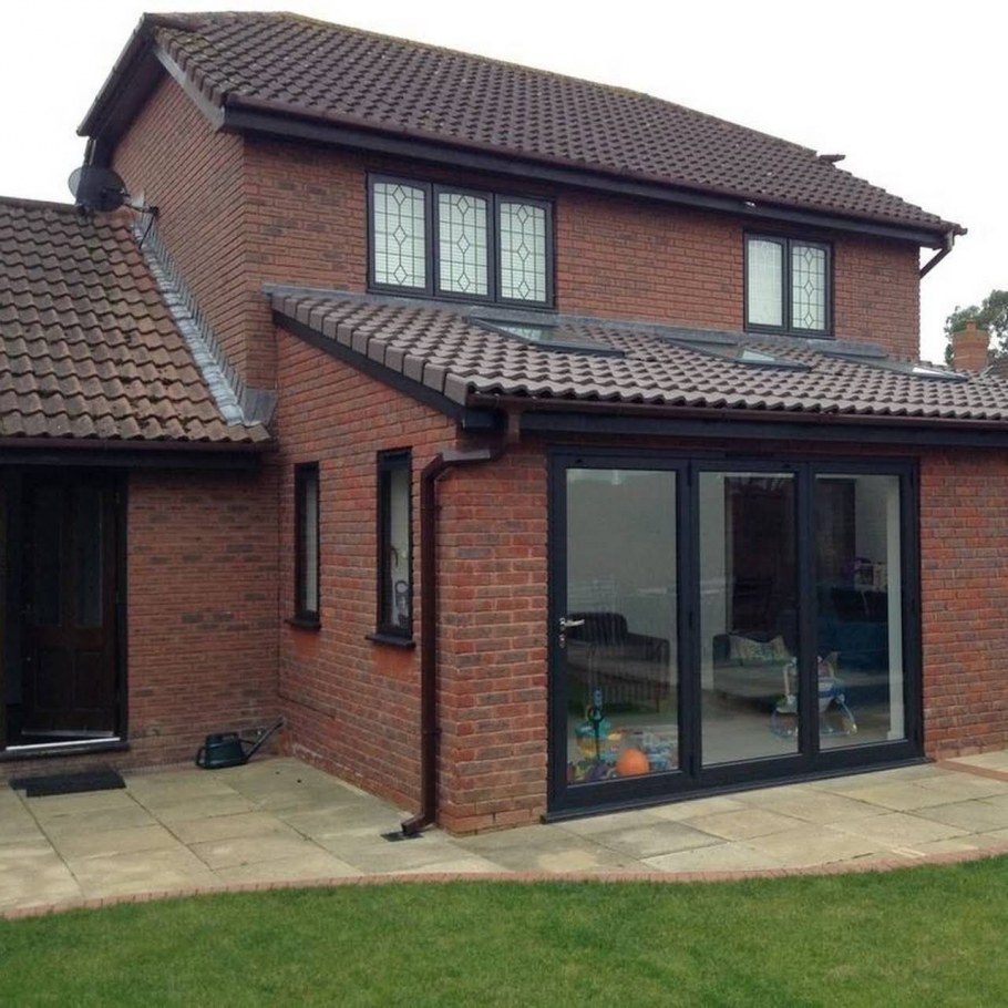 Беседка из кирпича застекленная