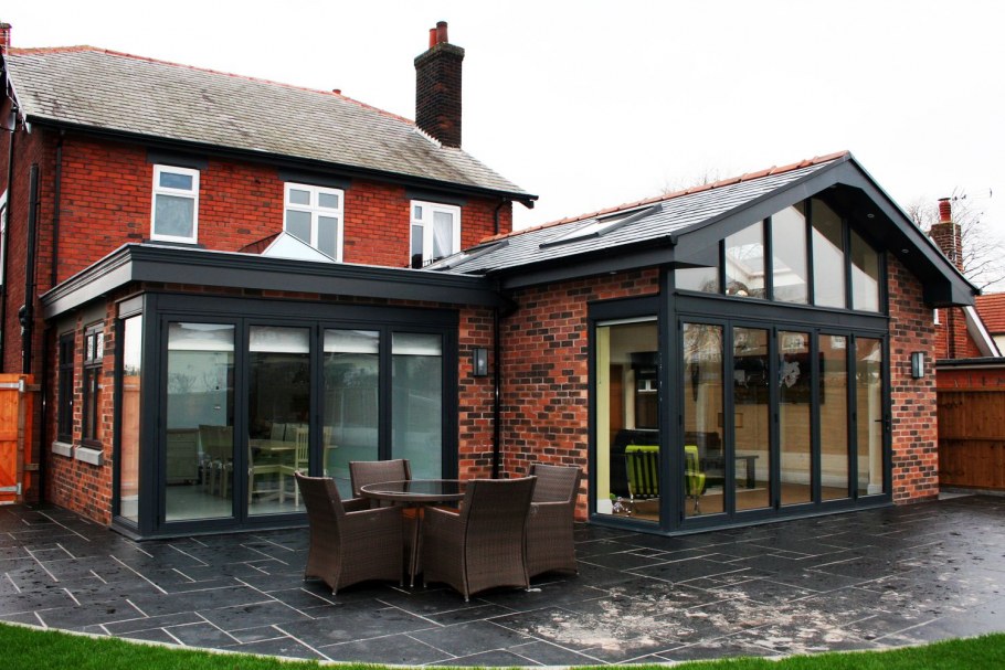 Беседка с панорамными окнами