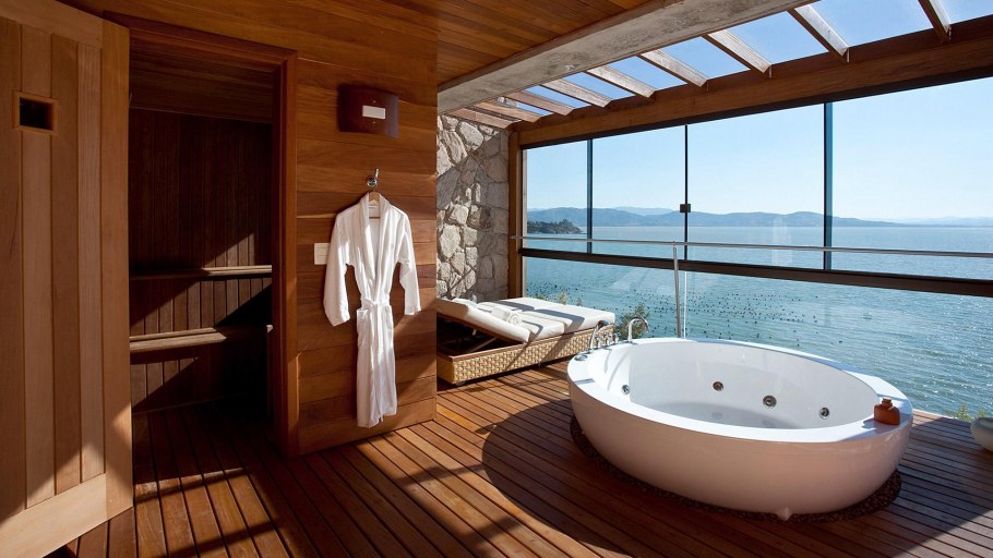 Джакузи с панорамными окнами