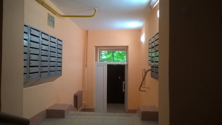 Цвет стен в подъезде