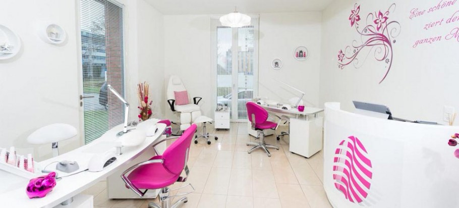 Небольшой маникюрный салон