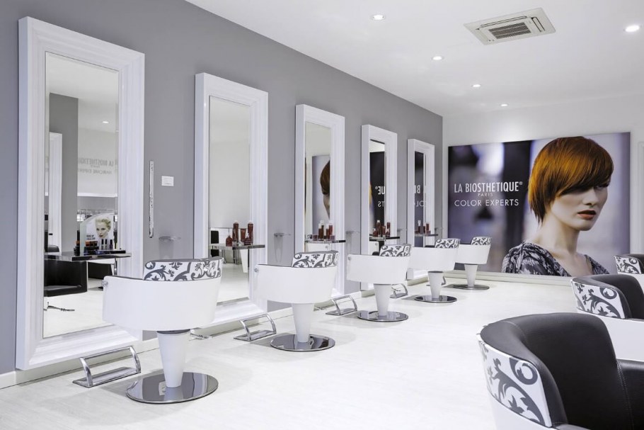 Парикмахерская в белом стиле