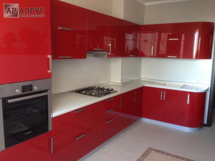 Бордовая кухня