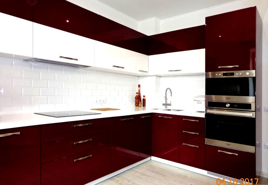 Кухонный гарнитур черно красный