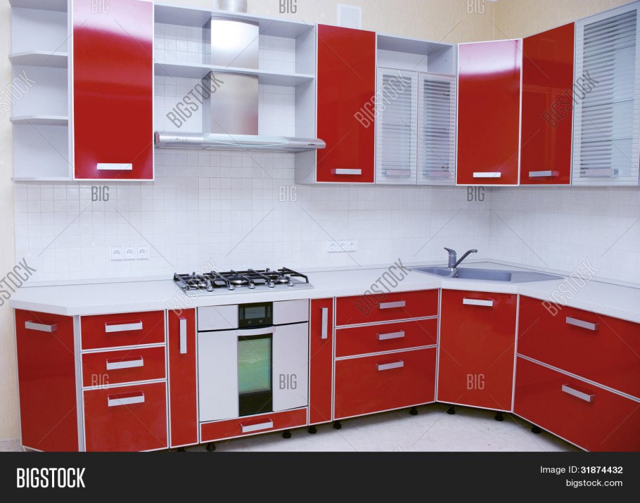 Кухонный гарнитур низ черный верх красный