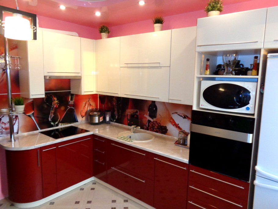 Красно черная кухня