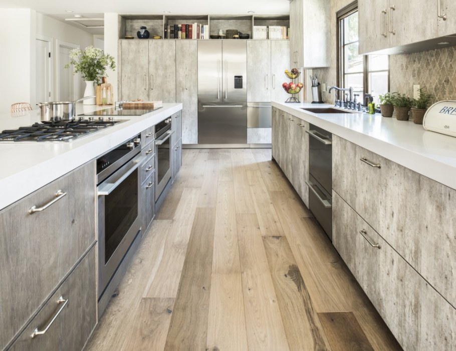 Серая деревянная столешница