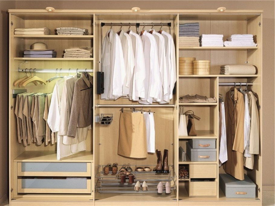 Современные шкафы купе внутри