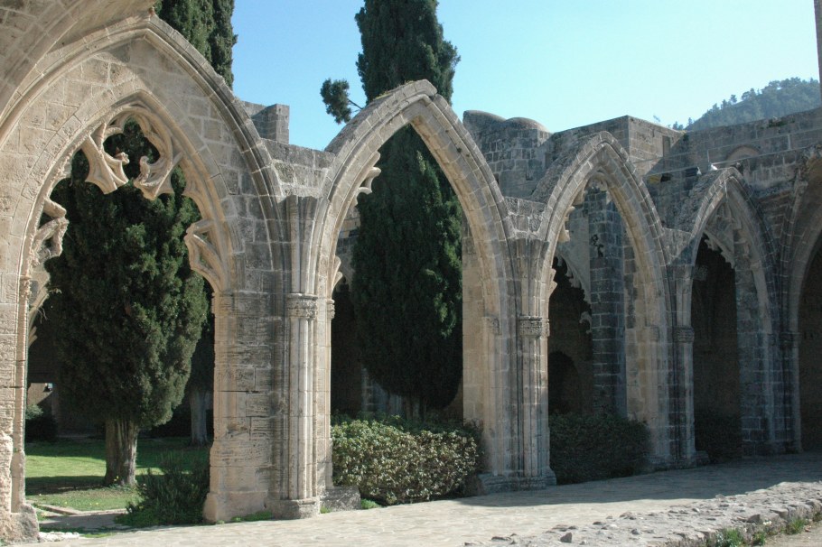 Аббатство Беллапаис Кипр
