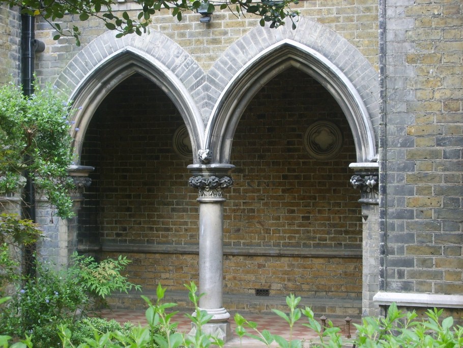 Стрельчатые арки Готика