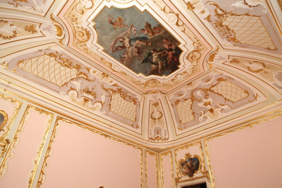 Голубая гостиная в китайском Дворце в Ораниенбауме