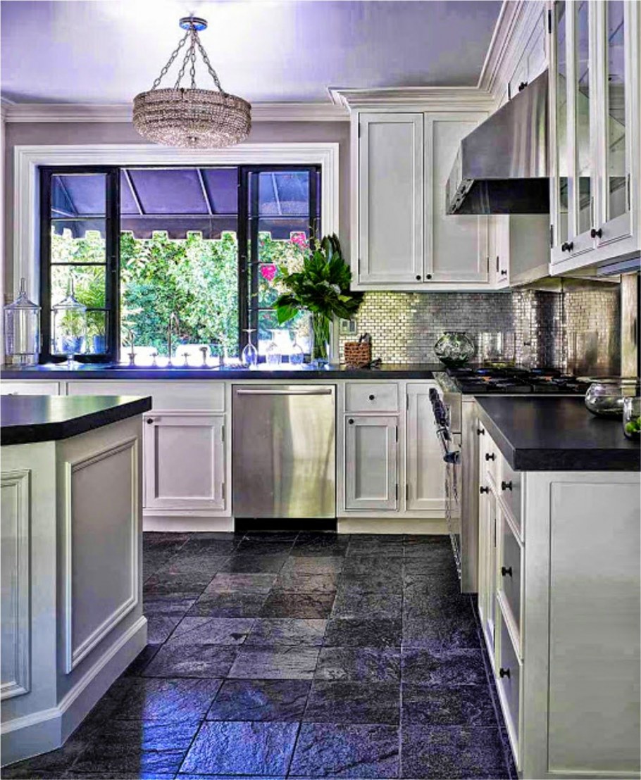 Черный глянцевый наливной пол