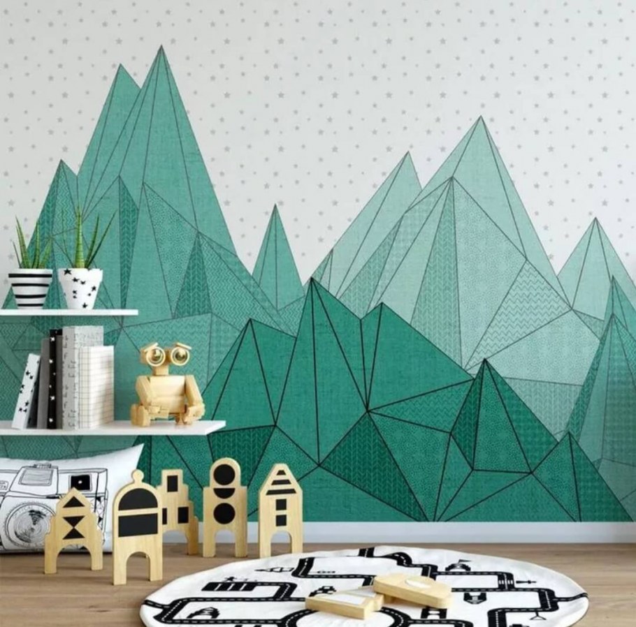 Разноцветные геометрические фигуры на стене