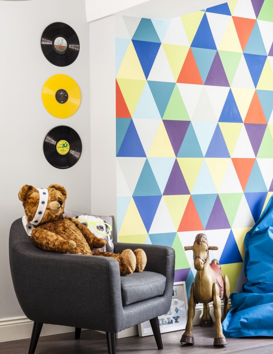 Неометрия на стенах в детской