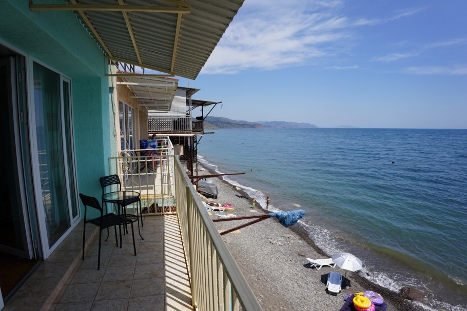 Эллинг Прибой Приветное